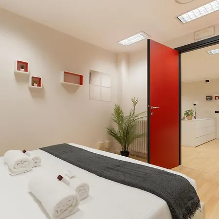 Urban Loft With Pool Table - M3 And Train Station - Duomo In 10 Min 公寓 *